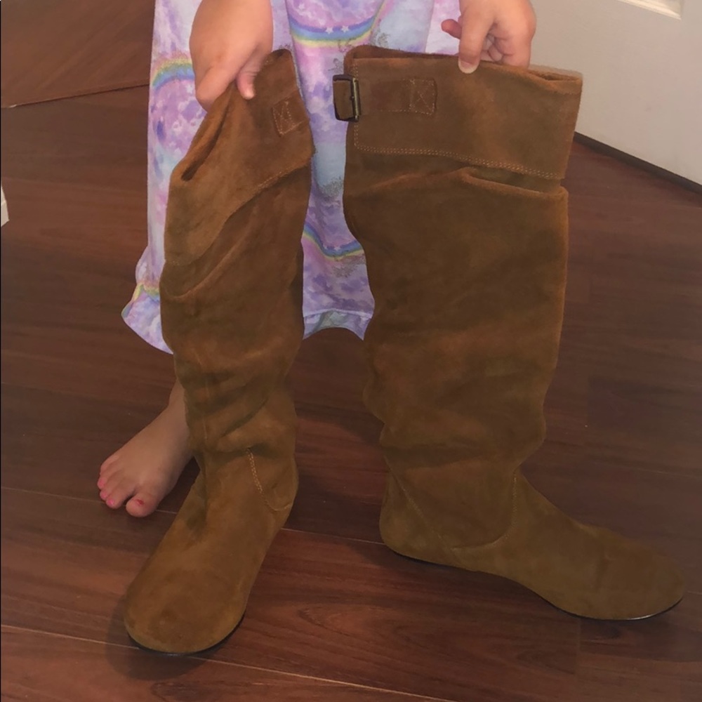 Suede boots